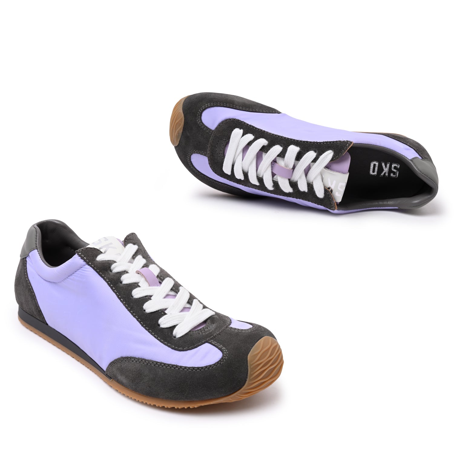 Clean Sneakers in Lavender
