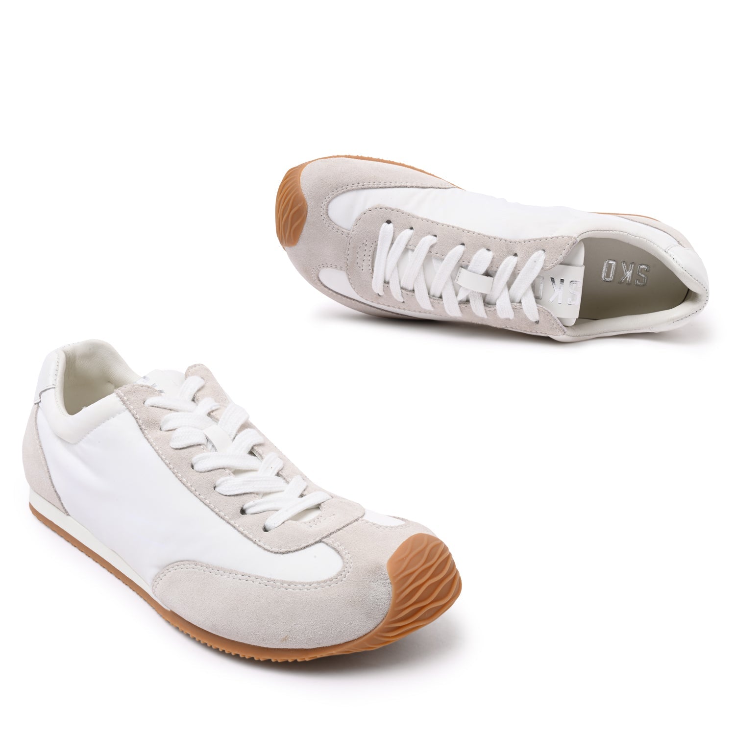 Clean Sneakers in White