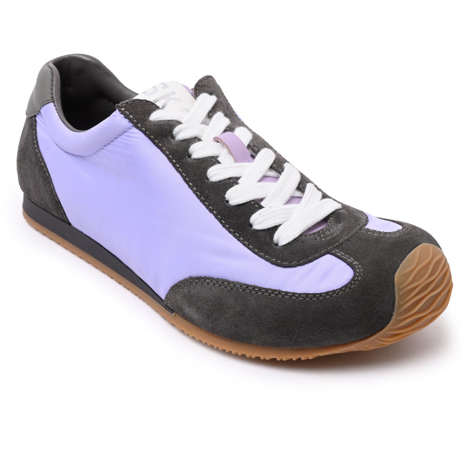 Clean Sneakers in Lavender