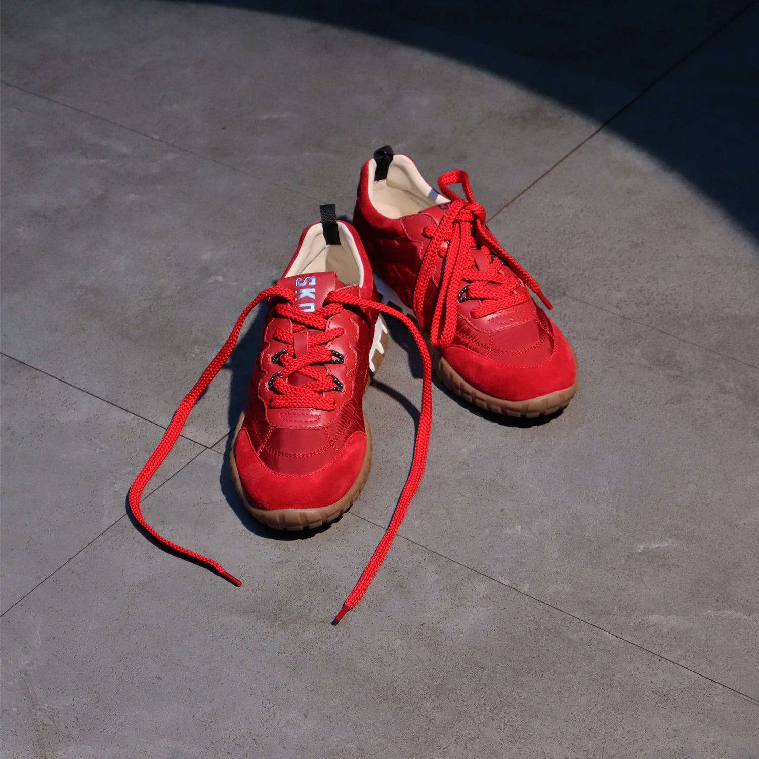 Classic Rouge Sneakers for Women