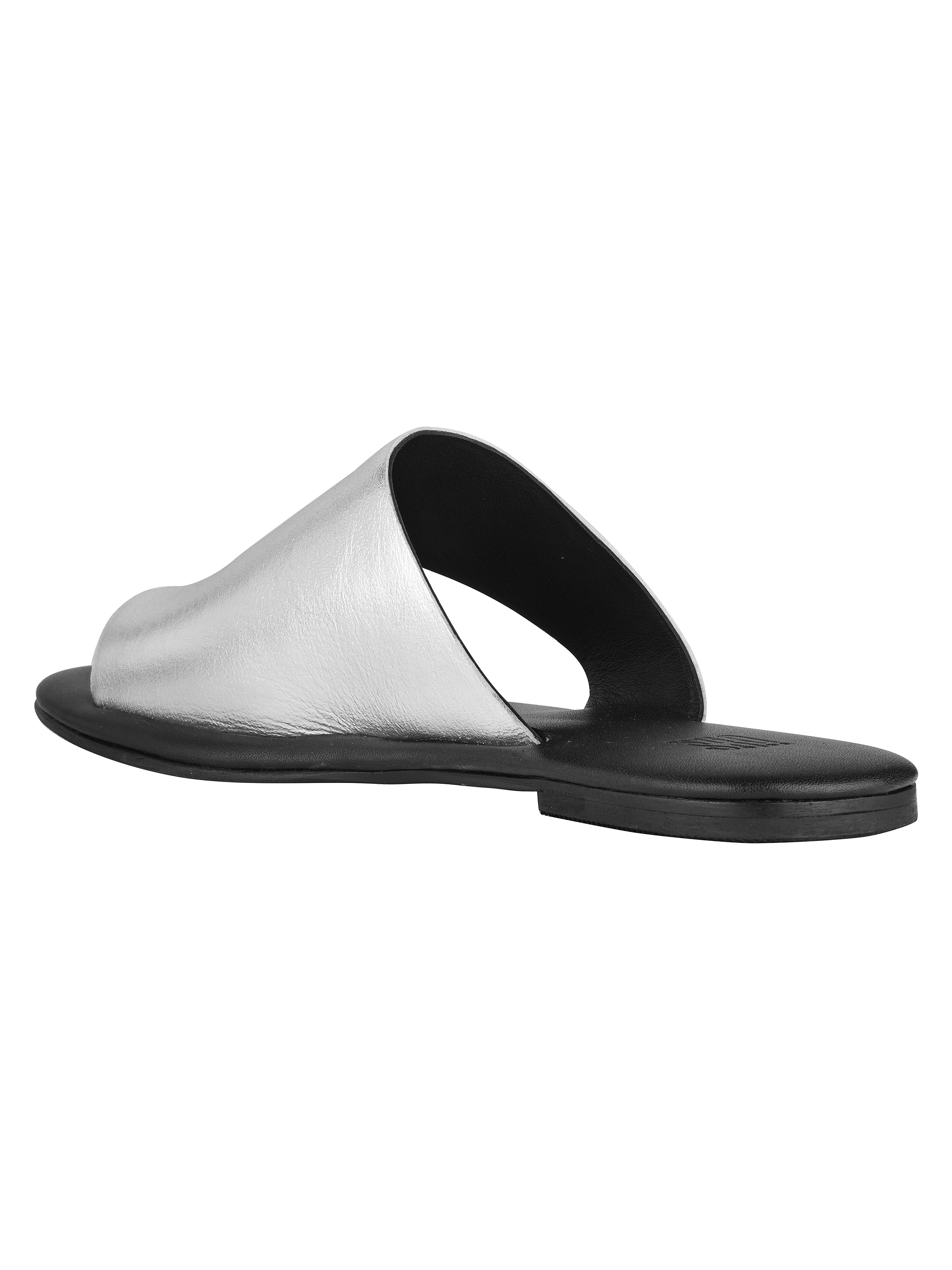 Amalfi Flat Sandals in Silver